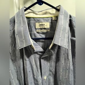 Men’s long sleeve dress shirt.